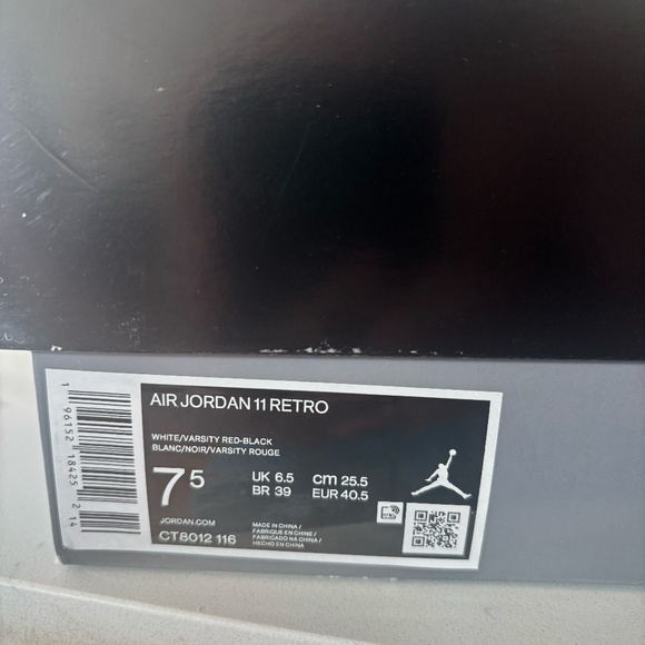 Jordan 11's Cherry's - Picture 2 of 4